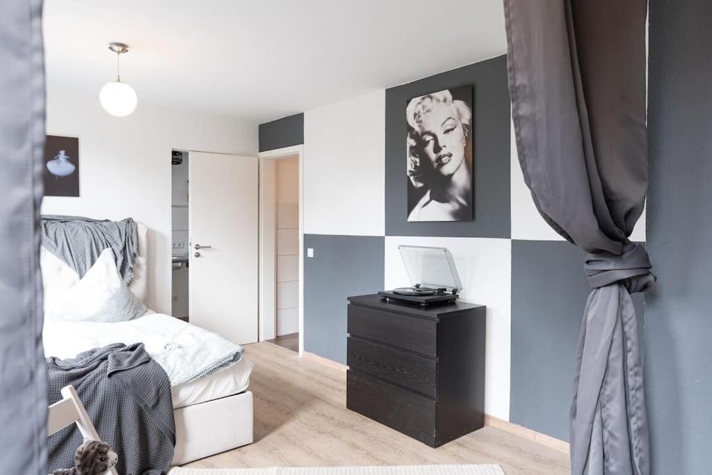- Nice New York Apartment In The Heart Of Duisburg - Betten & Sofa - 5 Mins Central Station Hbf - Big Tv & Wifi - Exterior foto